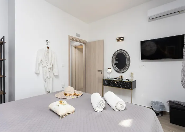 Villa Livis 1 *